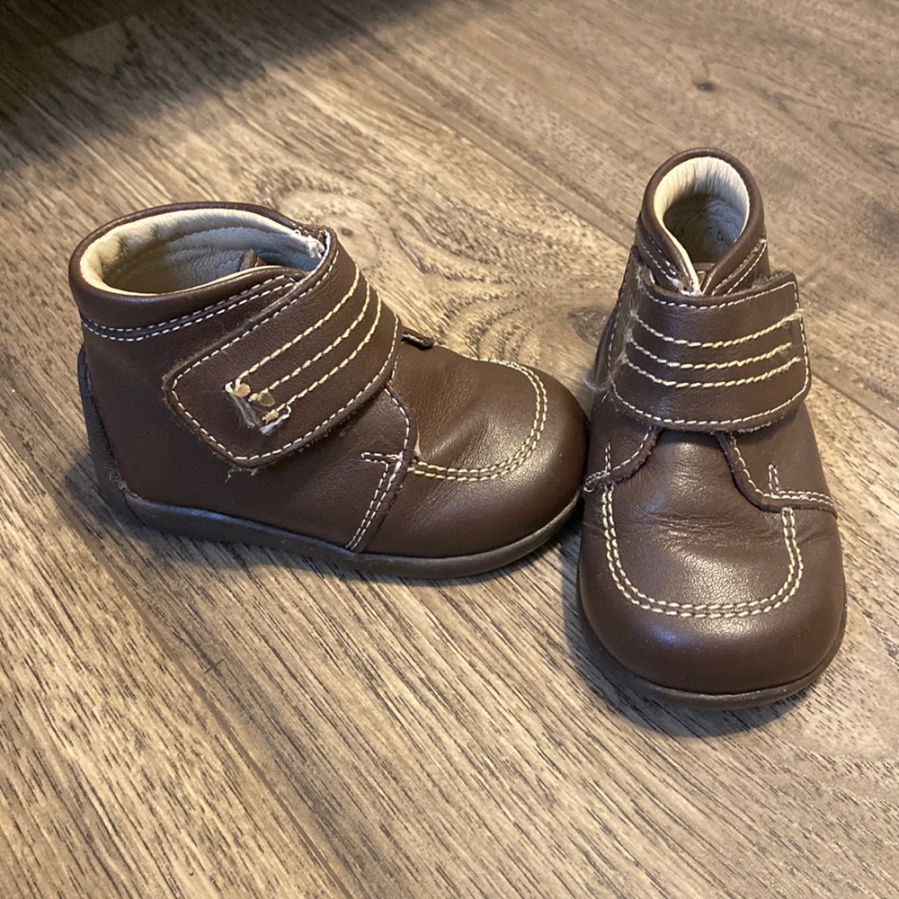 Real leather shoes, great condition